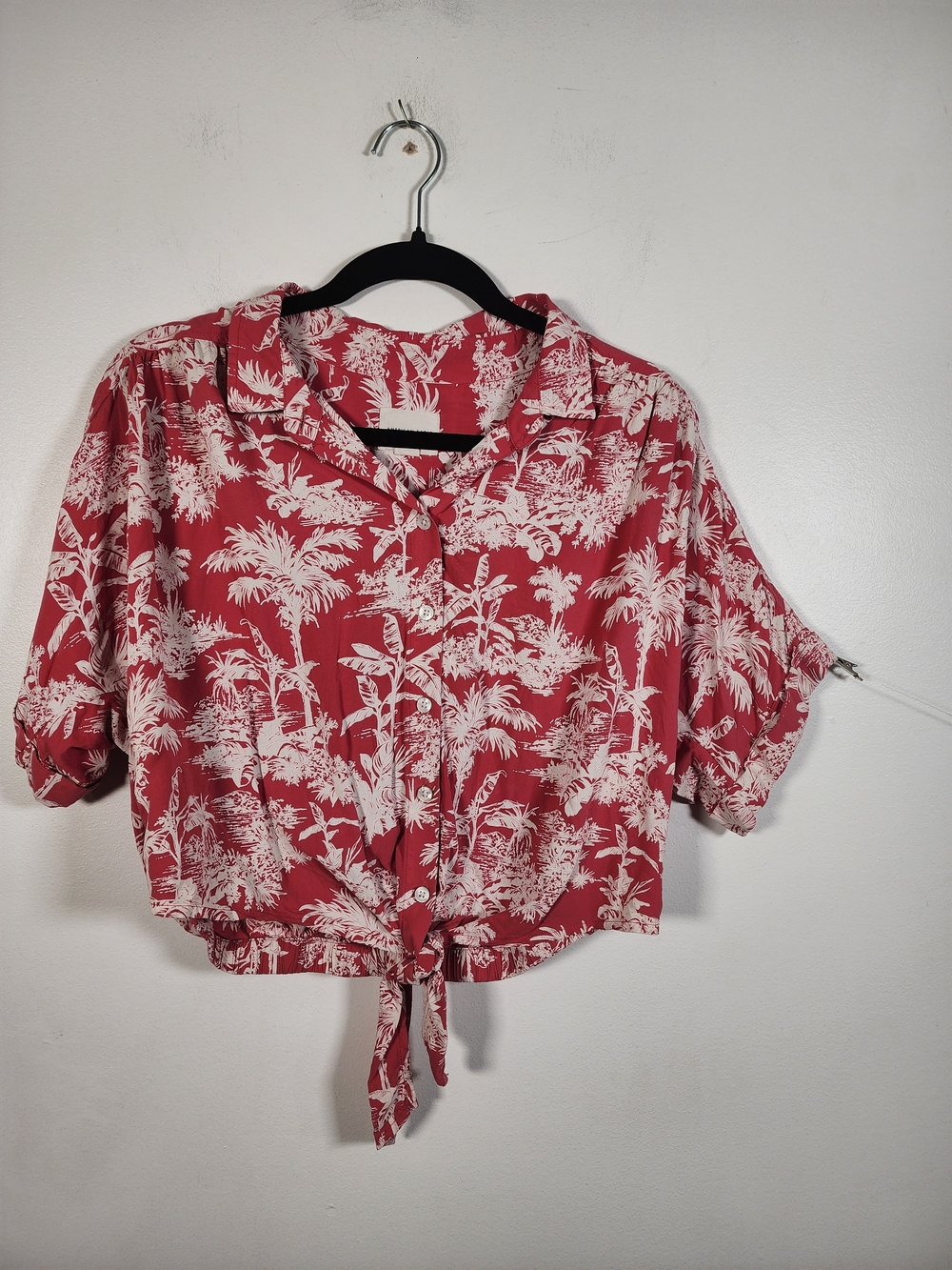 American Eagle Outfitters Red Tropical Tie-Front Button Shirt Size Large - Picture 2 of 7